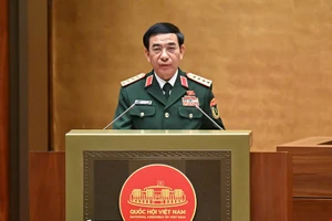 Chính thức bỏ một số chức danh chỉ huy trưởng, chính ủy trong quân đội 