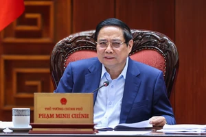 Thủ tướng: Xây dựng chính sách vượt trội, cạnh tranh để thí điểm một số khu thương mại tự do