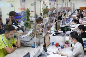 Từ 1-7, mức lương cơ sở từ 2,34 lên 2,53 triệu đồng/tháng