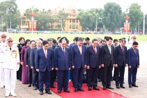 Lãnh đạo Đảng, Nhà nước vào Lăng viếng Chủ tịch Hồ Chí Minh