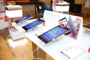 Bộ đôi máy tính bảng Huawei với hệ thống loa kép