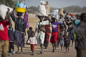 Nam Sudan vừa đánh vừa đàm