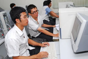 Giáo dục ĐH còn áp đặt