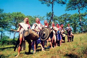 Vàng son phai nhạt