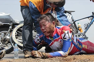 Giải đua xe đạp nữ quốc tế Cúp Biwase 2014: Té ơi, chuyện nhỏ!