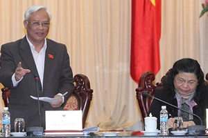 Lấy phiếu tín nhiệm: Chỉ tạm dừng chứ không bỏ