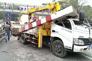 Bị xe tông chết khi đang làm tín hiệu báo xe hỏng 