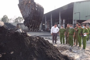 Một nhà máy chôn chất thải ngay trong khuôn viên