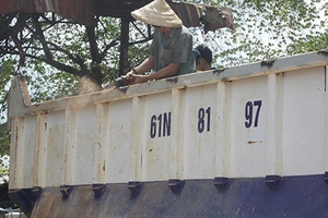 Xe ben, xe bồn cơi nới hết đường chạy