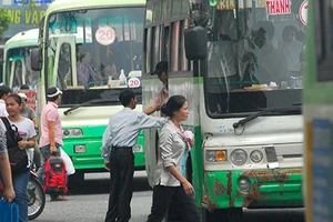 Chưa thể thay xe buýt lớn bằng xe nhỏ