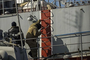 Mỹ, EU nã loạt trừng phạt thứ hai