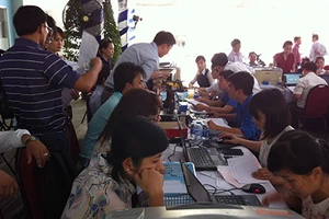 Nhiều người chưa quen nộp thuế điện tử