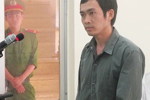 Nạn nhân van xin, các công an vẫn đánh chết