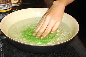 Chớ coi thường chứng tê nhức chân tay