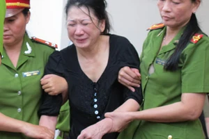 Nguyên GĐ BV tâm thần bị… tâm thần?