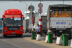 Trước 30-4, kiểm tra ma túy tài xế xe tải, taxi, buýt… 