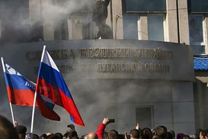 Miền Đông Ukraine dậy sóng biểu tình