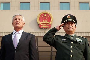 Bộ trưởng Quốc phòng Mỹ khẳng định Mỹ sẽ bảo vệ Nhật