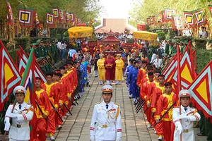 Cả nước long trọng hướng về quốc tổ