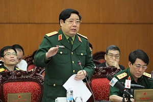 Bộ trưởng Quốc phòng giải trình quy định phong tướng
