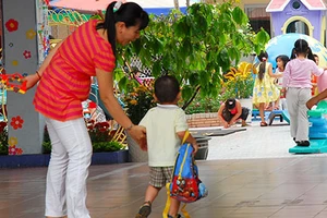 Căng thẳng “giải mã” chuyện thiếu giáo viên mầm non