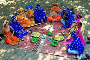 Đờn ca tài tử từ Huế vào Nam