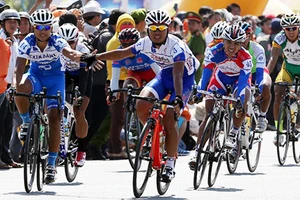 Giải đua xe đạp Cúp TH TP.HCM 2014: Cặp “song sát”!