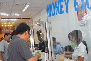 Đổi đô, bán vàng miếng không đúng chỗ: Nếu bị bắt là mất hết!