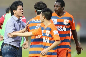 V-League 2014 sau 14 vòng đấu: Nhìn đâu cũng thấy vi trùng!
