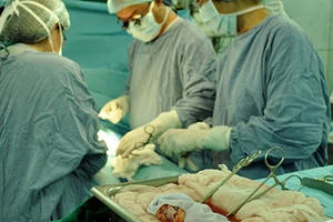 Quả thận nối lại cuộc đời trẻ thơ 