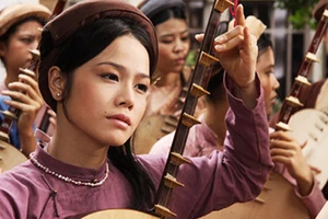 Cánh diều vàng đến Pháp