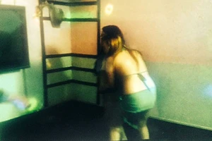 Phát hiện nhà hàng có nữ tiếp viên múa thoát y và bán dâm