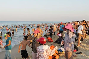 Miền Trung ngắc ngoải vì nóng