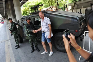 Thiết quân luật ở Thái Lan: Quân đội tổ chức đàm phán thất bại