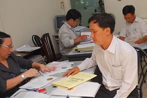 Xin xây dựng tạm, cam kết theo mẫu cũ?