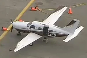 Trục vớt thiết bị nghi là động cơ máy bay