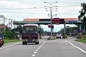 Dày đặc trạm thu phí trên quốc lộ 1
