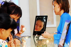 Vàng nữ trang gian nan vào sân chơi mới