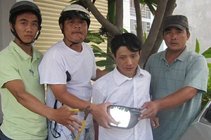 “Hiệp sĩ” vây bắt kẻ trộm kính xe hơi có năm tiền án