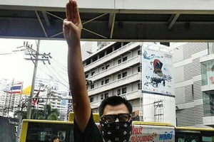 Quân đội Thái Lan nới lỏng lệnh giới nghiêm