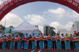 Tiết kiệm để xây thêm nhiều cầu, đường