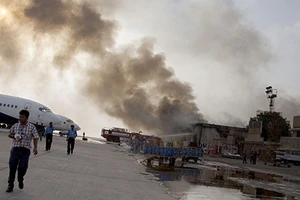 Taliban tấn công sân bay quốc tế ở Pakistan