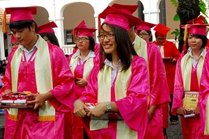 Ai xóa nạn lạm phát học sinh giỏi? - Bộ trưởng!