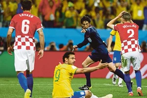 Dư âm trận khai mạc Brazil - Croatia (3-1): Quyền trợ giúp!