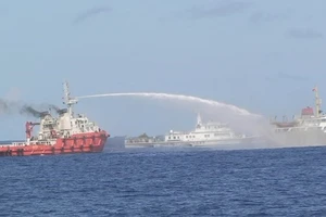 Trung Quốc nói dối không có tàu quân sự ở khu vực giàn khoan