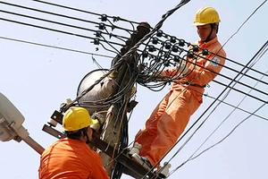 Cần tăng giá điện để bằng với quốc tế?