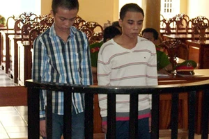 Không giảm án cho hai thanh niên hiếp dâm tập thể