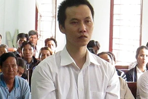 Đâm vợ 19 nhát, lãnh 16 năm tù