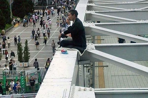 Tự thiêu phản đối quyền phòng vệ tập thể Nhật