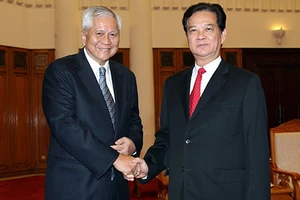 Thủ tướng Nguyễn Tấn Dũng tiếp bộ trưởng Ngoại giao Philippines